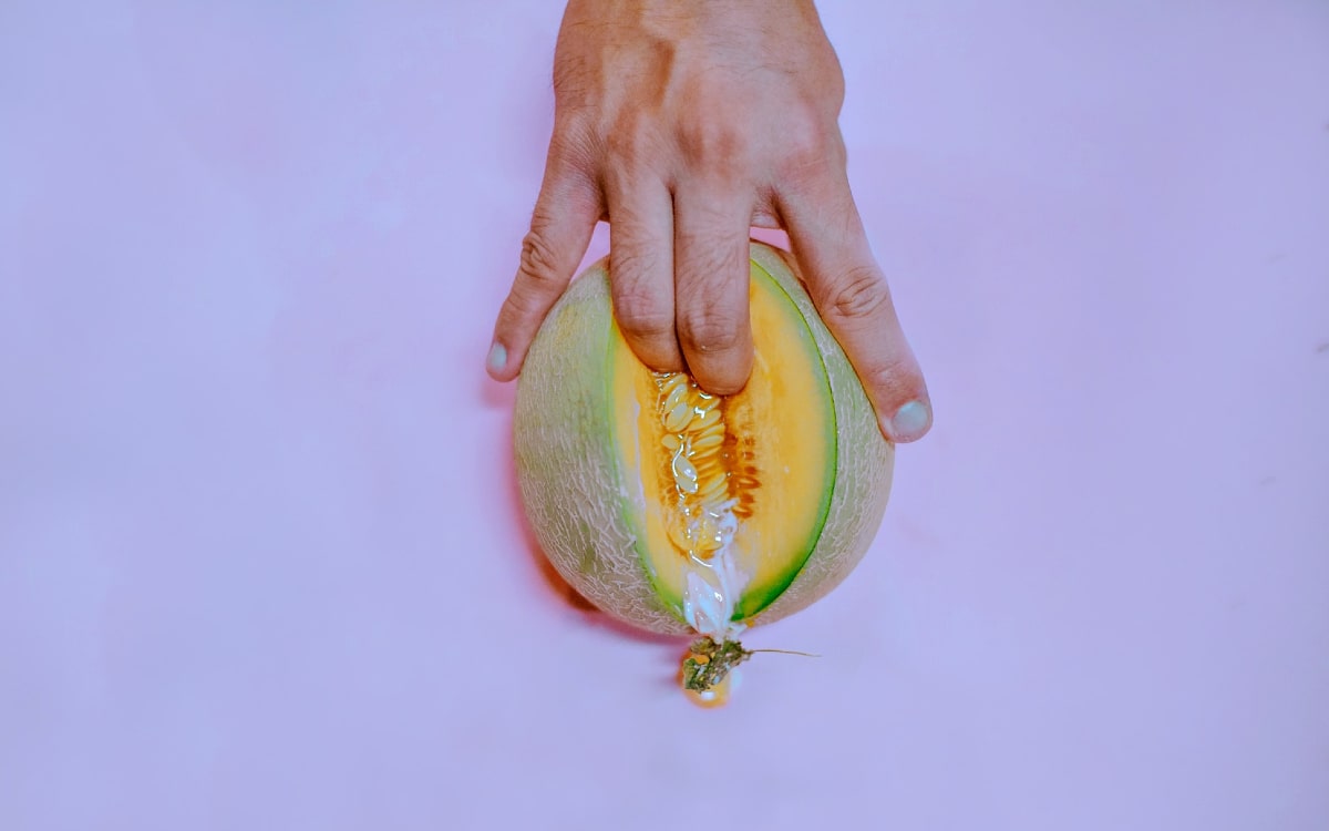 Sex-Podcasts: Melone mit Finger drinnen