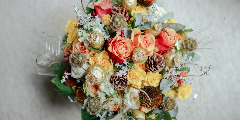 Blumenstrauß mit Rosen