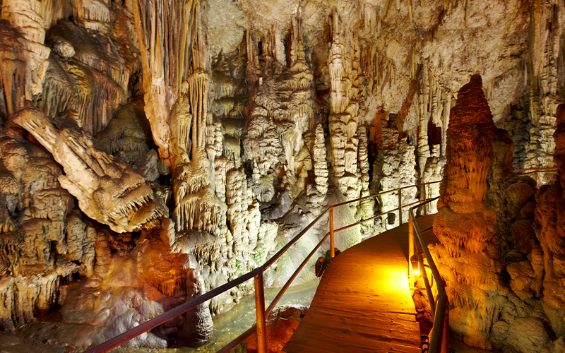 H&ouml;hle von Psychro